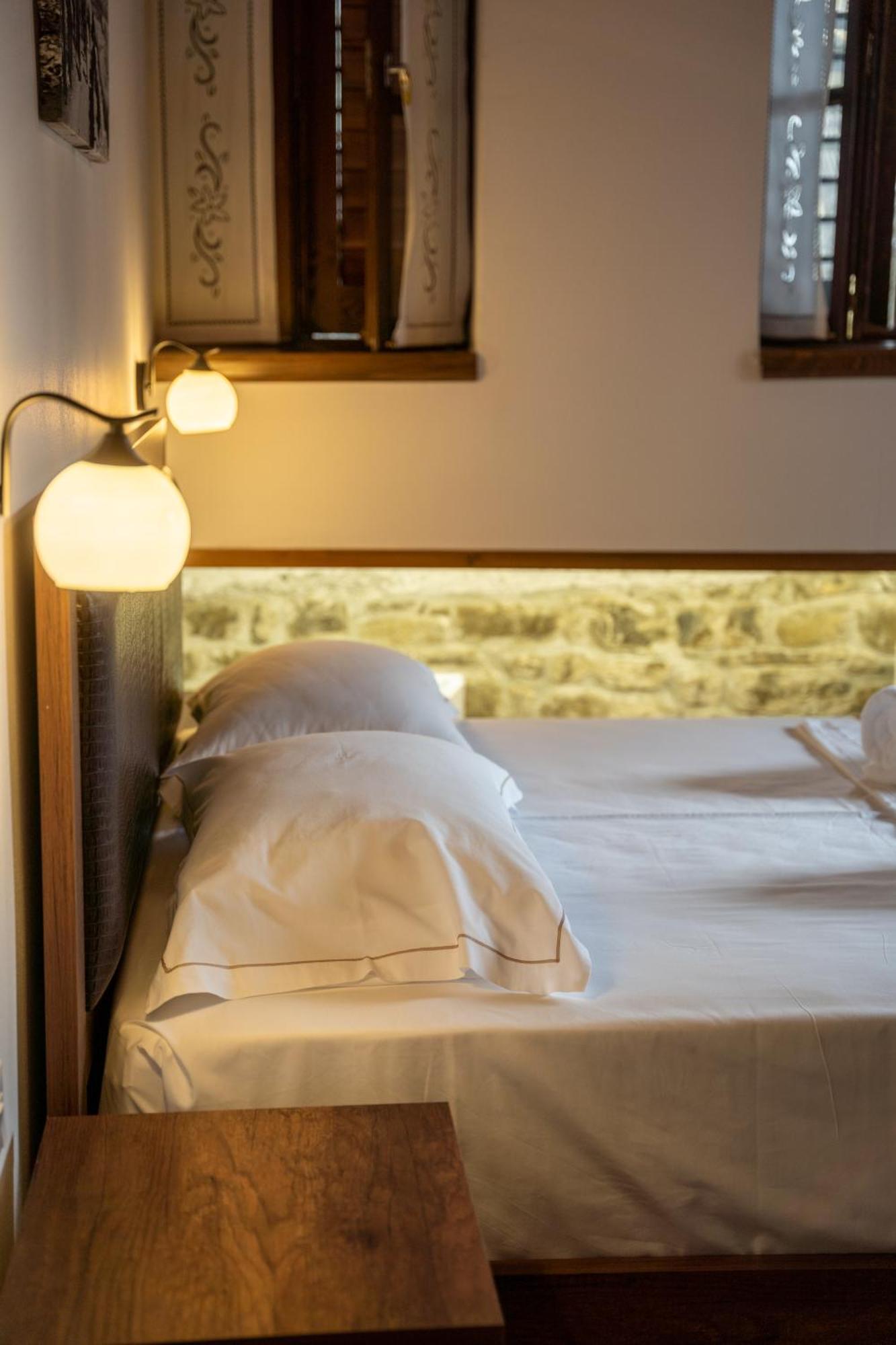 Hotel Kapllani Berat Phòng bức ảnh