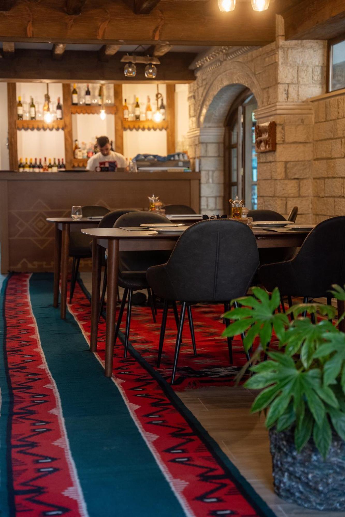 Hotel Kapllani Berat Ngoại thất bức ảnh