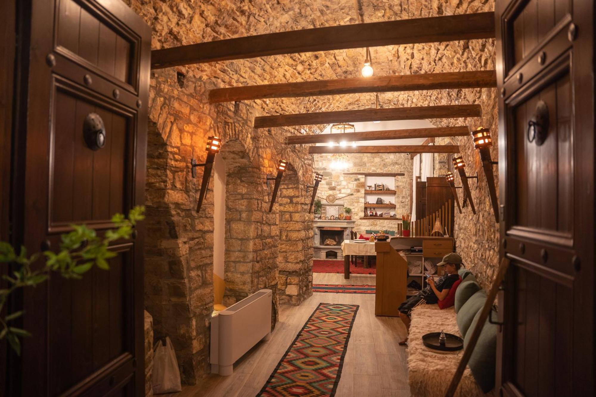 Hotel Kapllani Berat Ngoại thất bức ảnh