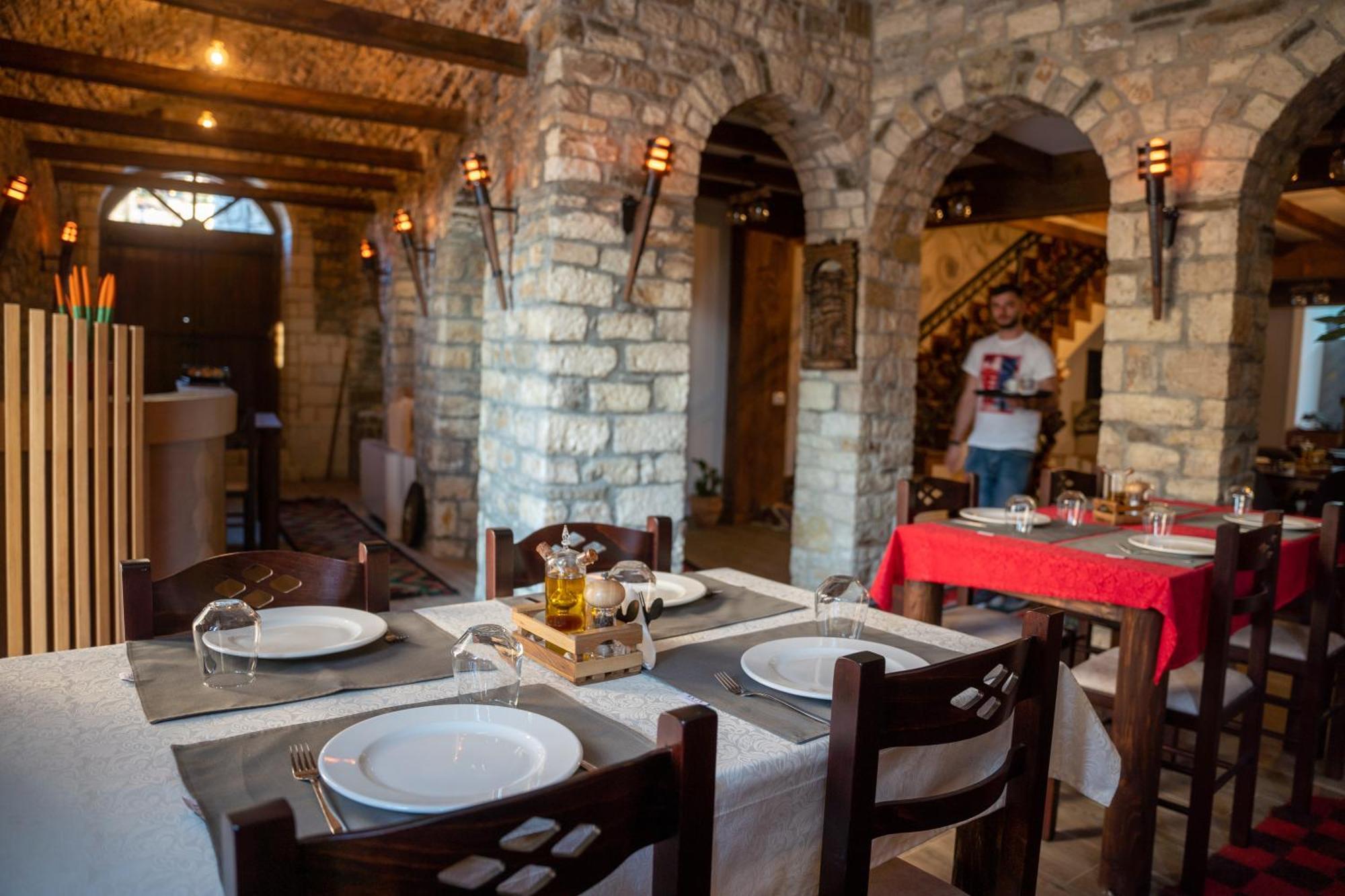 Hotel Kapllani Berat Ngoại thất bức ảnh