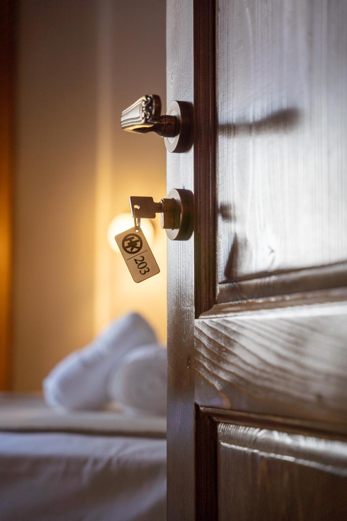 Hotel Kapllani Berat Phòng bức ảnh