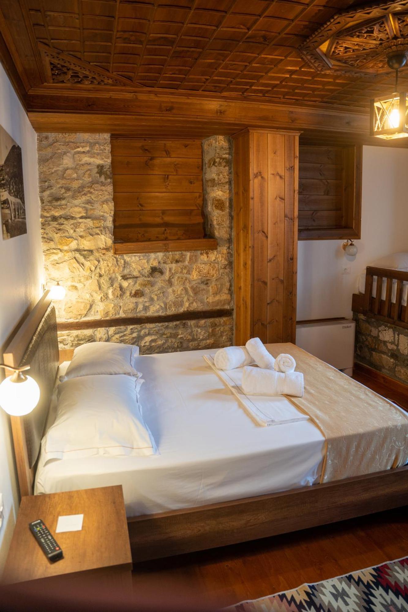 Hotel Kapllani Berat Phòng bức ảnh