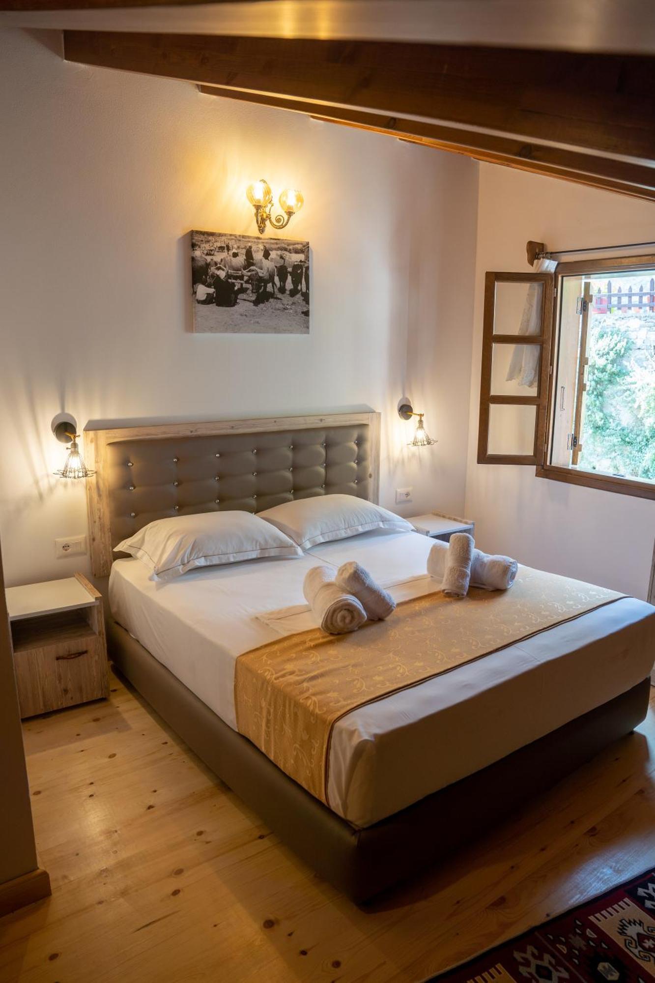 Hotel Kapllani Berat Phòng bức ảnh