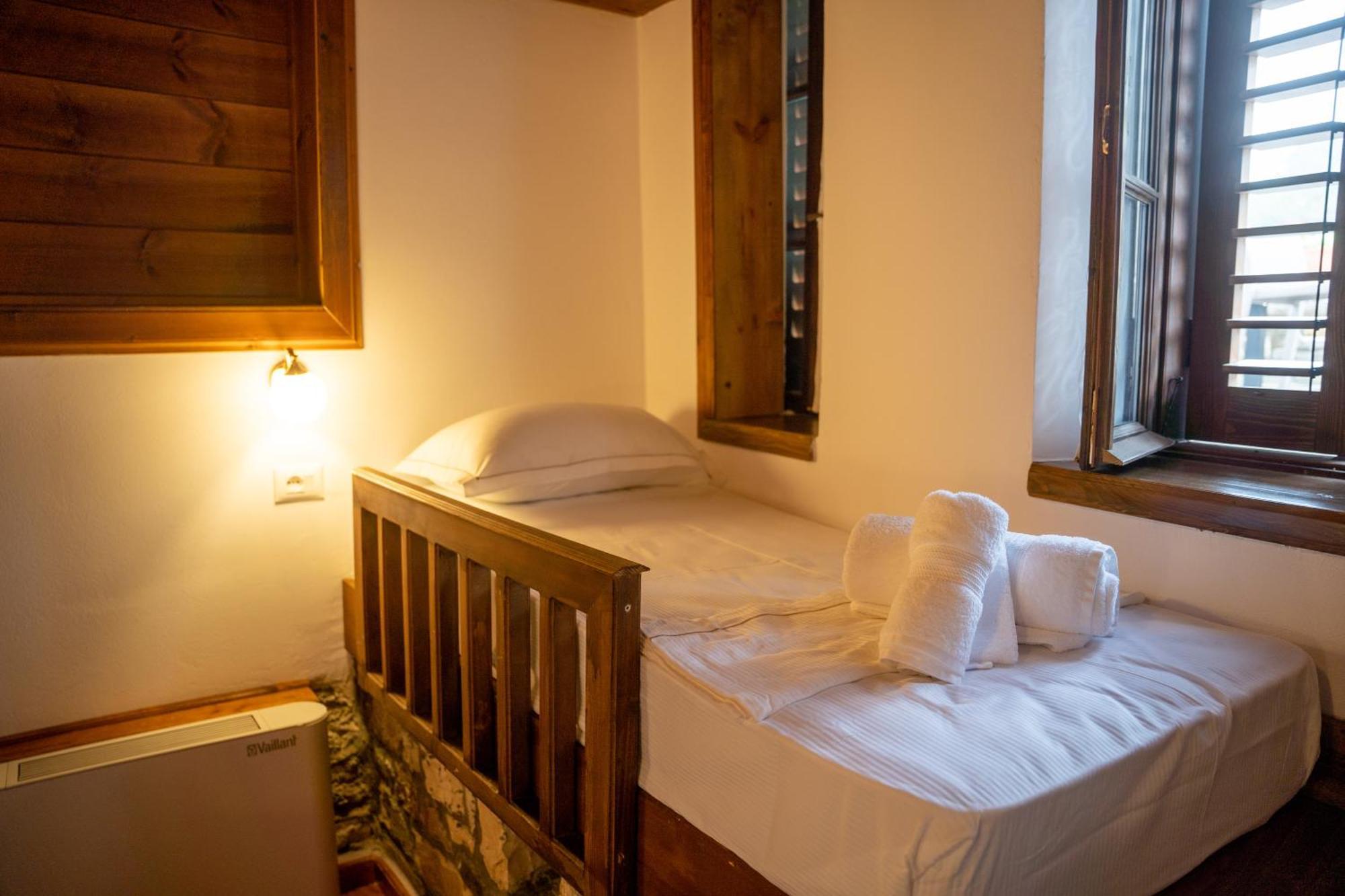 Hotel Kapllani Berat Phòng bức ảnh