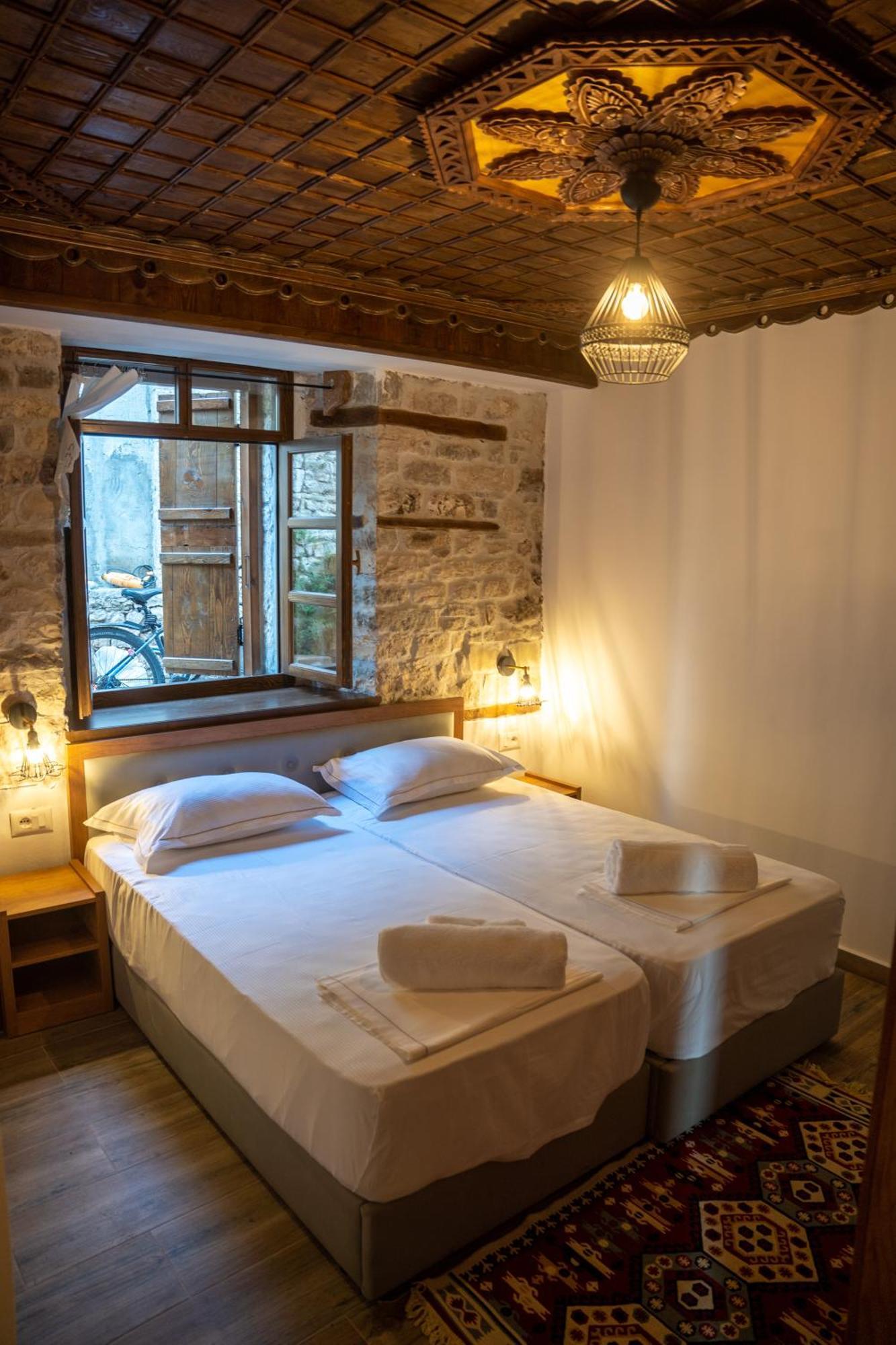 Hotel Kapllani Berat Phòng bức ảnh