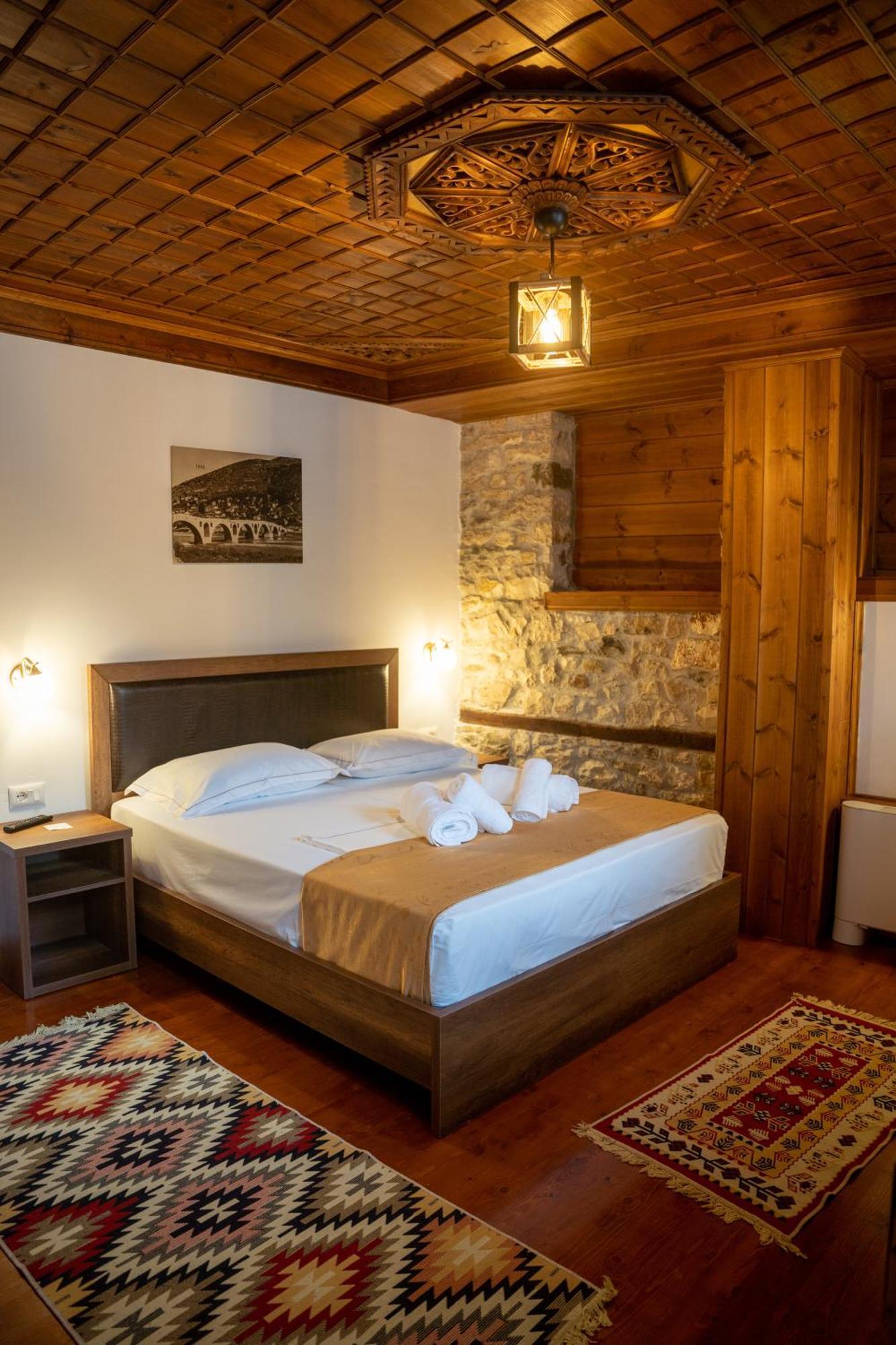 Hotel Kapllani Berat Phòng bức ảnh