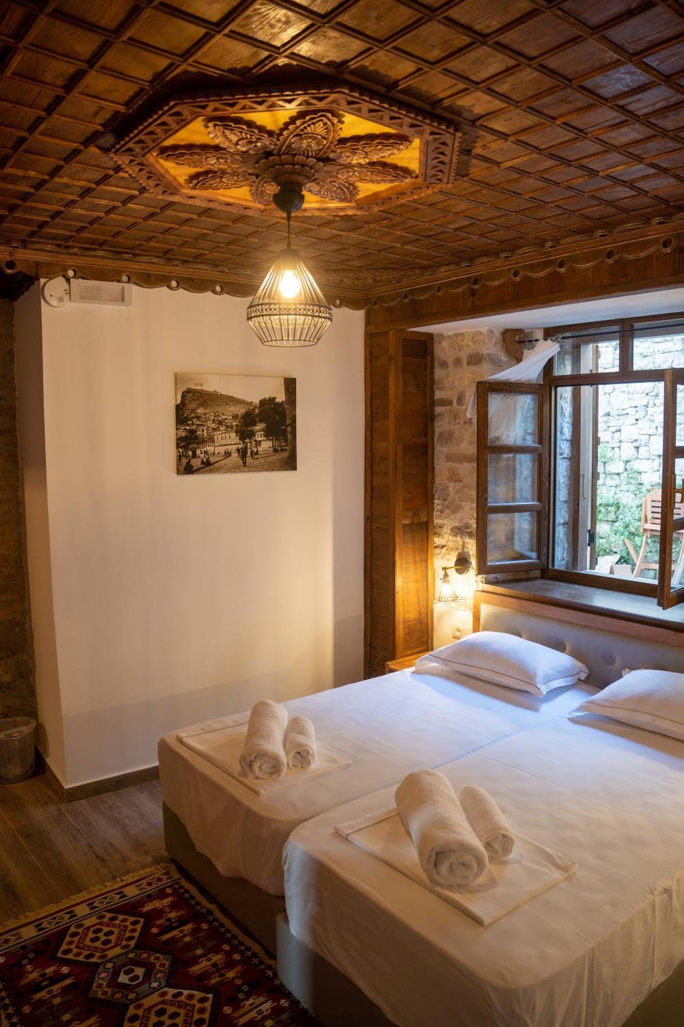 Hotel Kapllani Berat Phòng bức ảnh