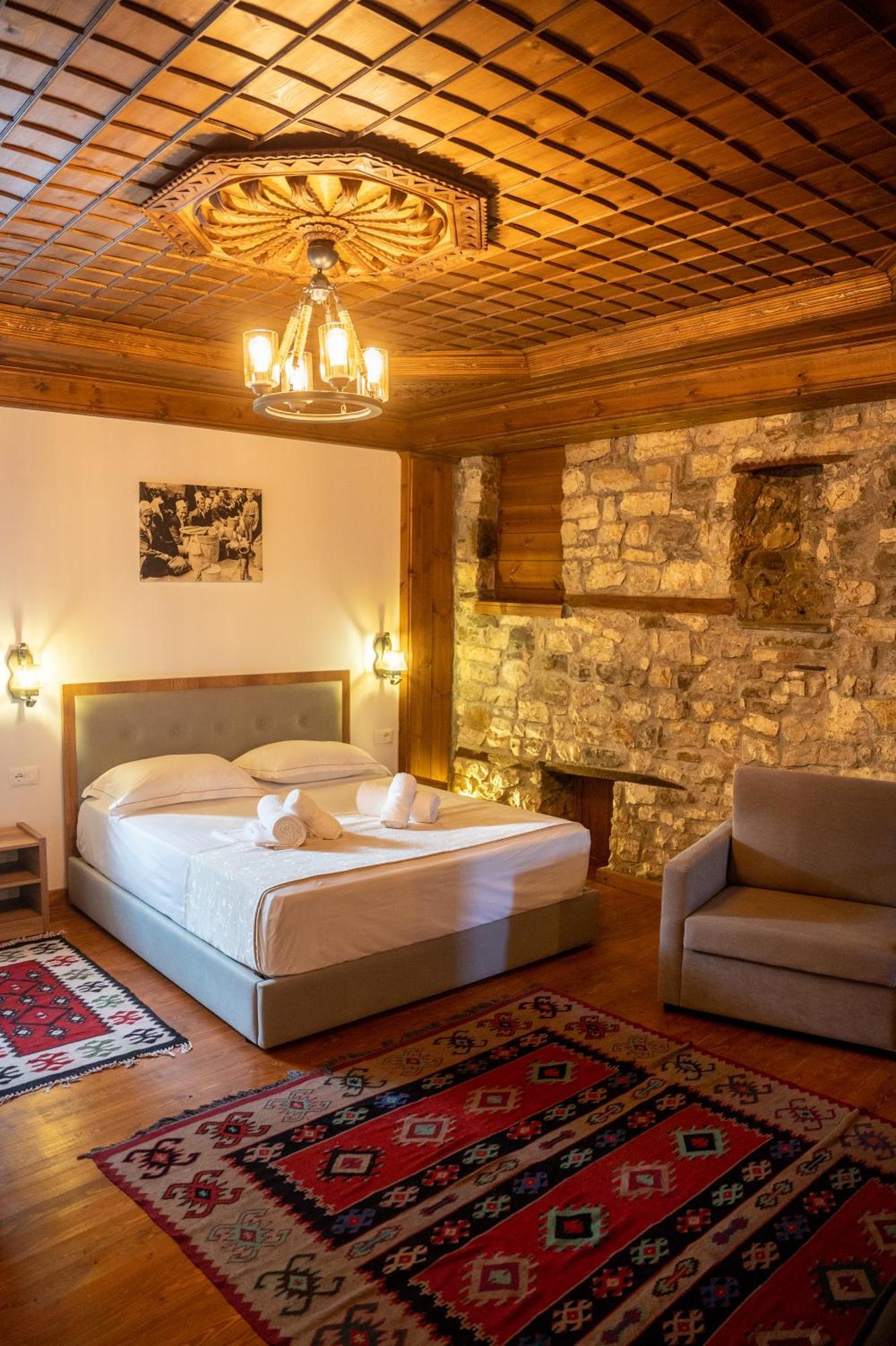 Hotel Kapllani Berat Phòng bức ảnh